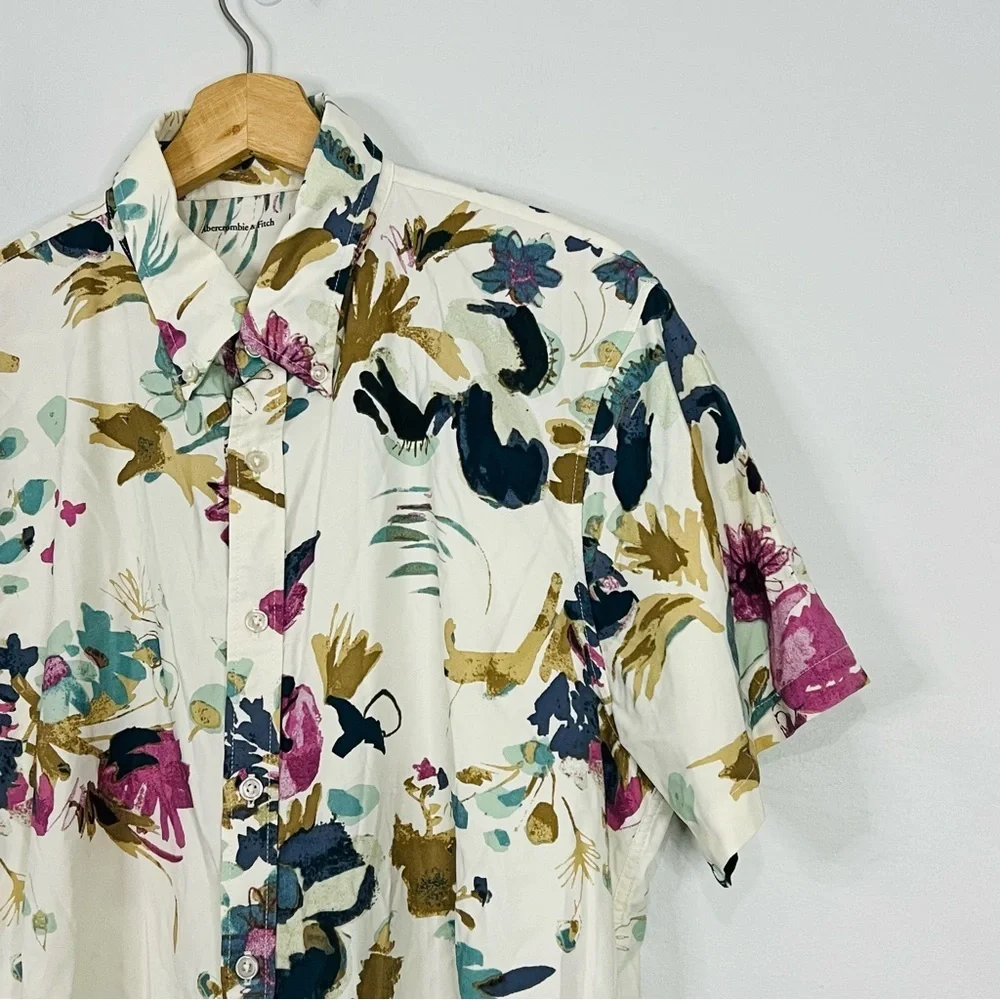 A&F Multicolor Floral Stretch Button Up Shirt L